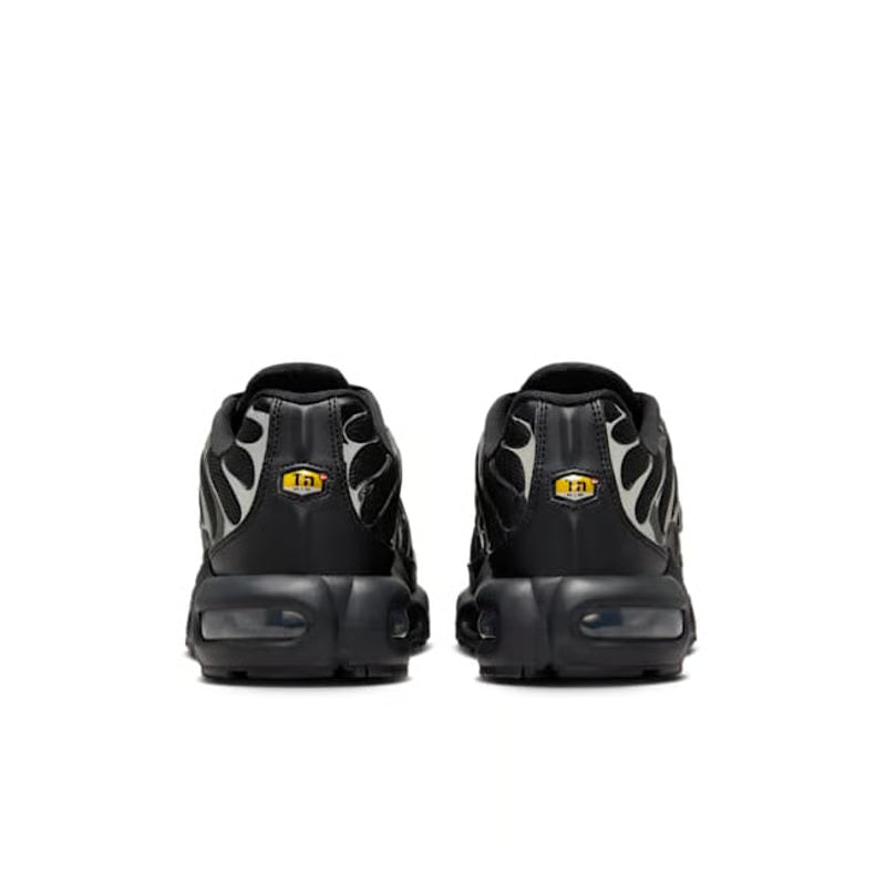 Nike Air Max Plus SE Black & Metallic Silver