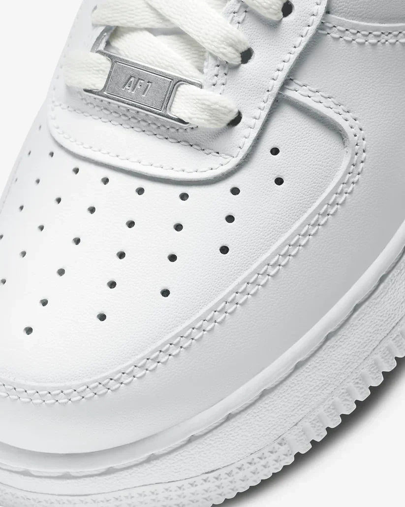 Nike Air Force 1 07 Triple White